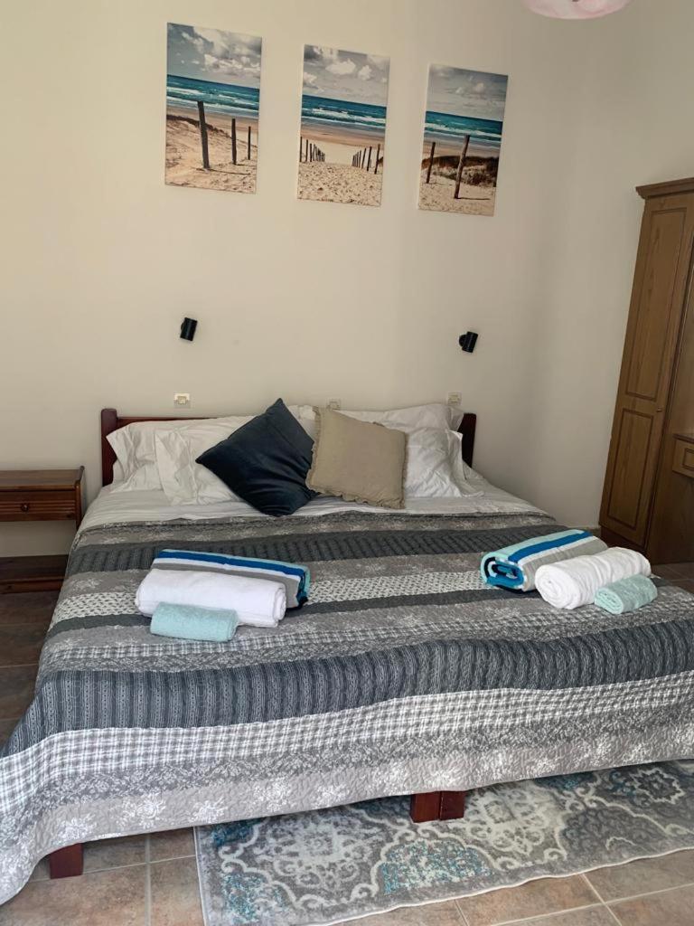 Nisaki Mathraki B&B Стая снимка
