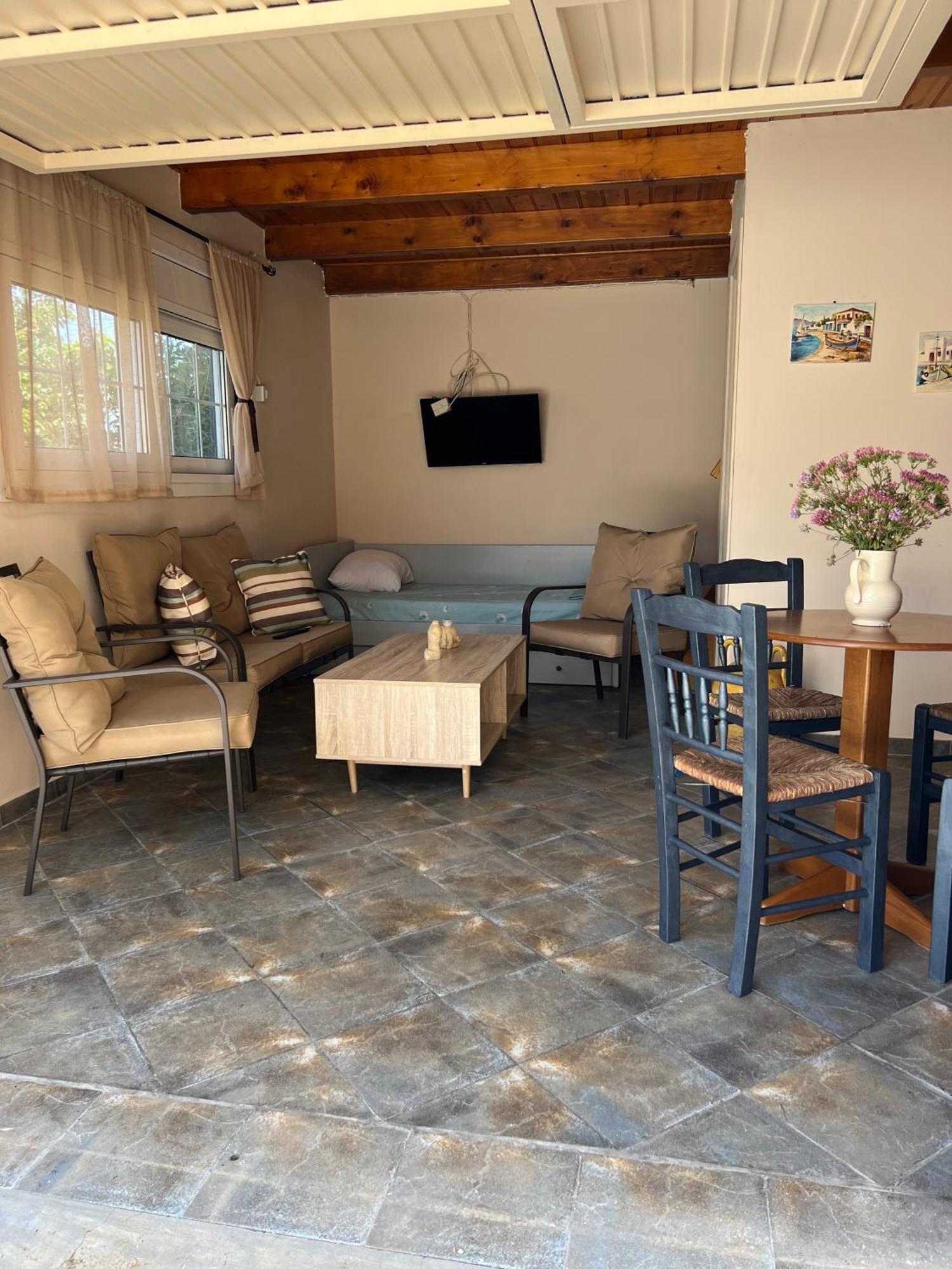 Nisaki Mathraki B&B Екстериор снимка