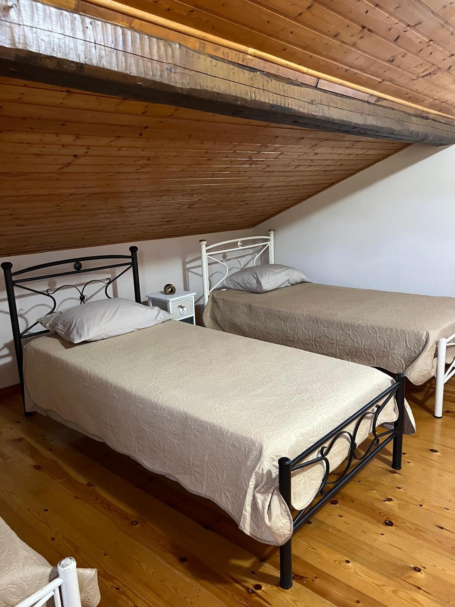 Nisaki Mathraki B&B Стая снимка