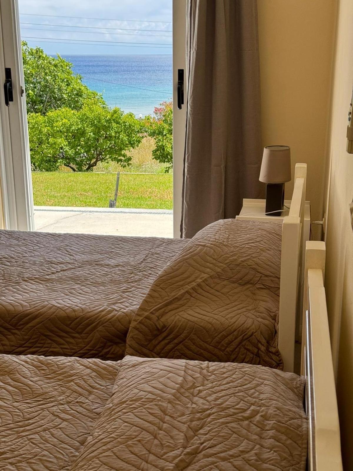 Nisaki Mathraki B&B Стая снимка
