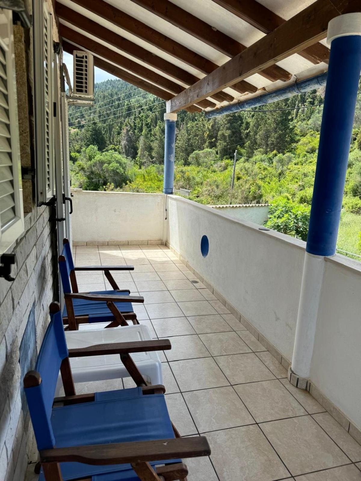 Nisaki Mathraki B&B Стая снимка