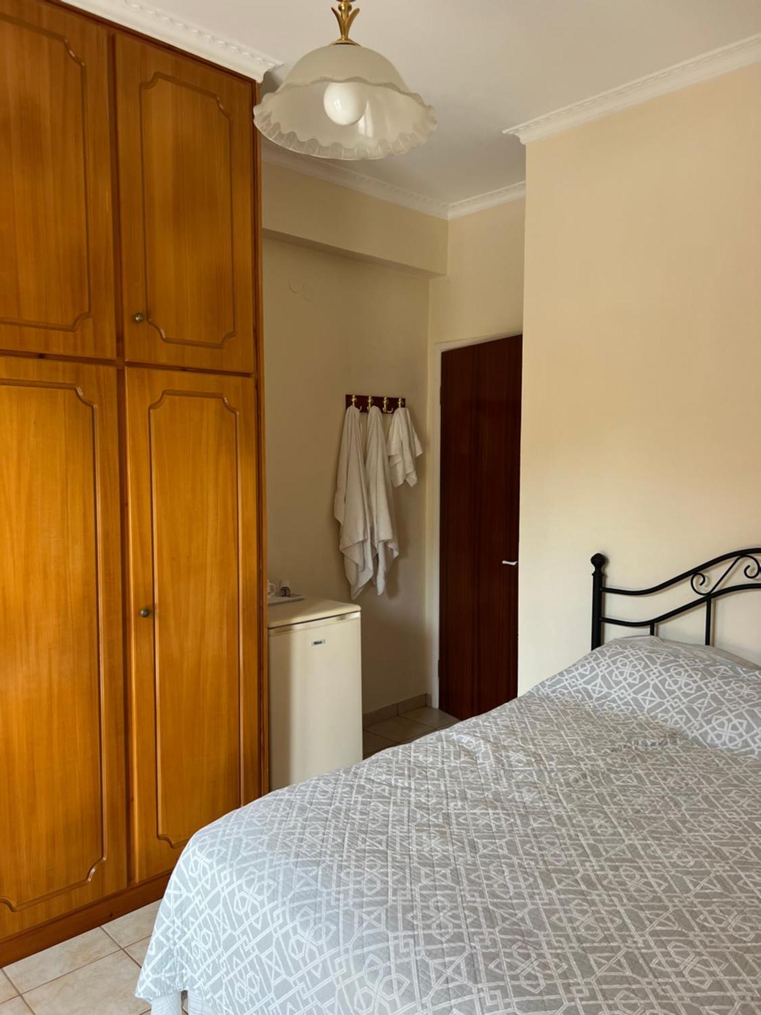 Nisaki Mathraki B&B Стая снимка